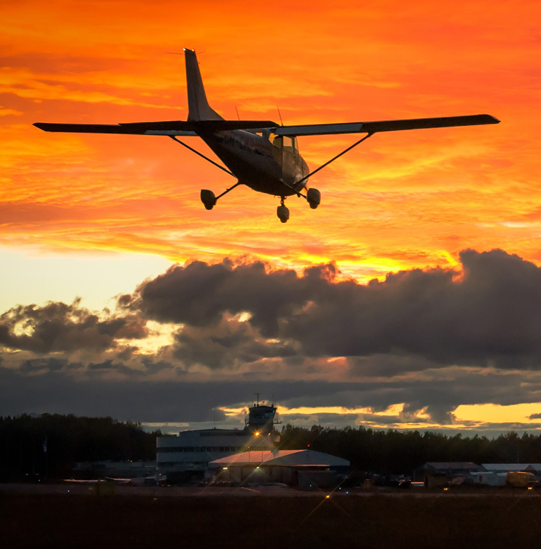 Cessna_172_laskeutuu_Helsinki-Malmin_72px Cessna_172_laskeutuu_Helsinki-Malmin_72px